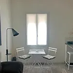 Apartment En Rdc Sur La Rue Des Bains, & Casino A 3 Min A Pied *